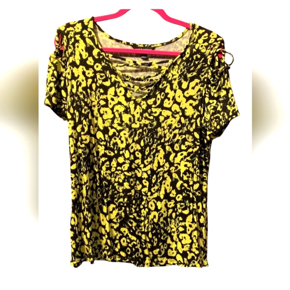 Rock And Republic Colorful Fun Cofy Tee Size Large